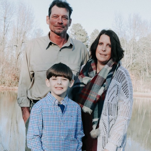 Meet your Posher, Sandy - Picture 1 of 7